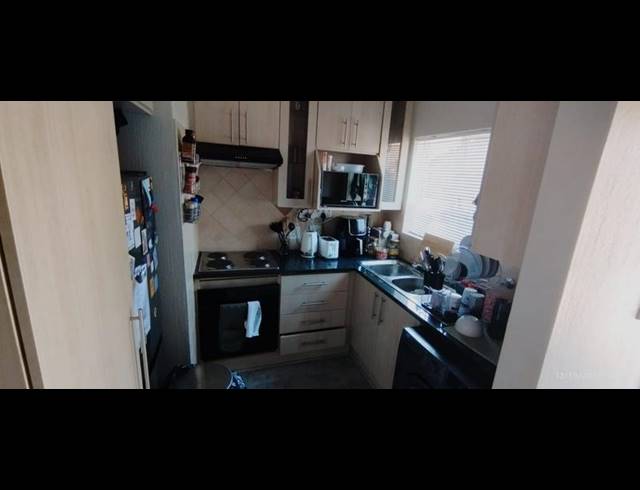 2 BEDROOM TOWNHOUSE FOR SALE IN HIGHVELD